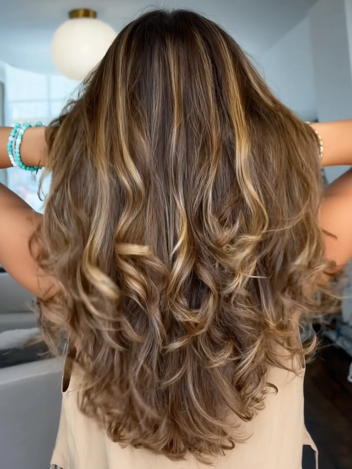 Voluminous Toffee Brown Layers with Caramel Highlights